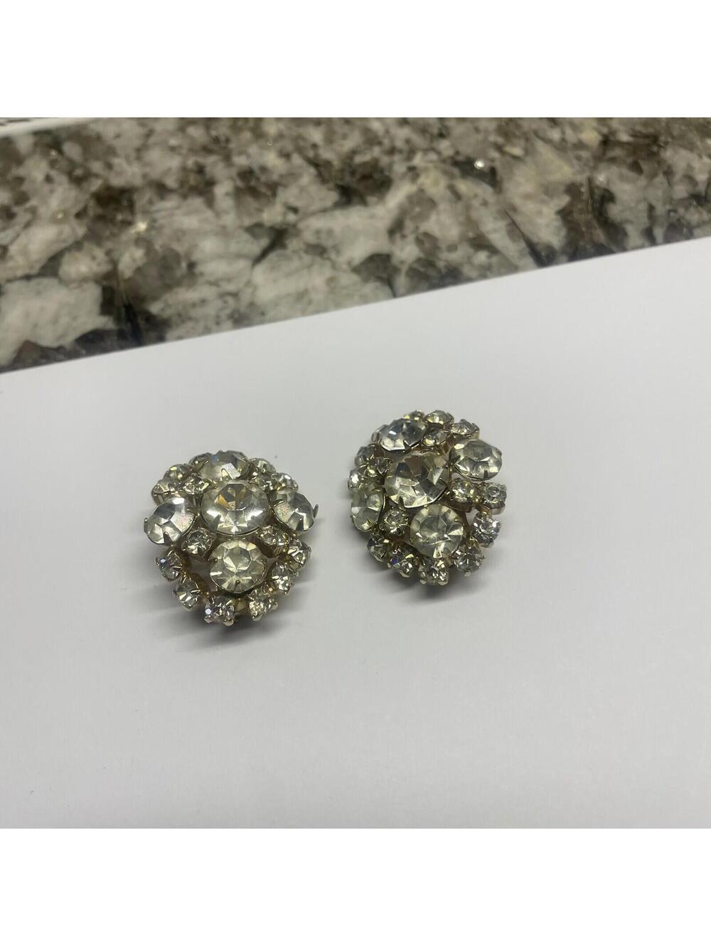 Vintage Gold Tone Metal Rhinestone Prong Set Clip On Clip-on Earring